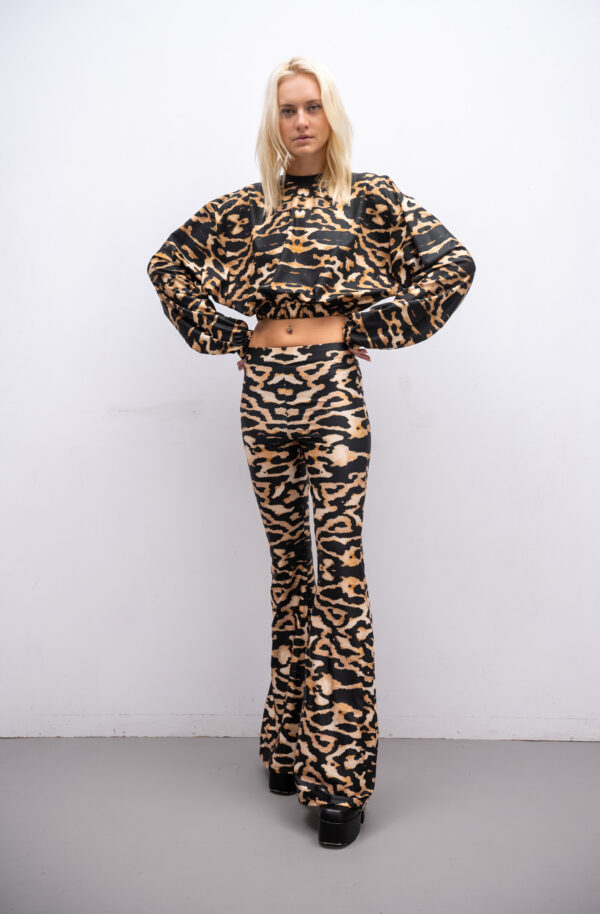 Leo Oversized Crop sweatshirt - Typelove