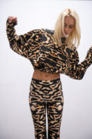 Leo Oversized Crop sweatshirt - Typelove