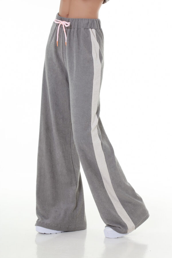 Wide-leg Altra Volta sweatpants in light grey