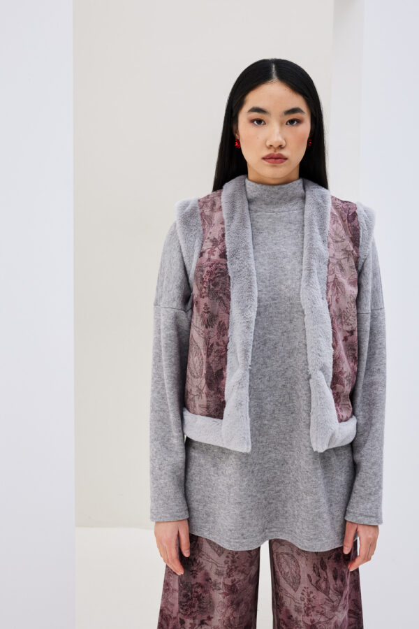 Μπλούζα με όρθιο γιακά