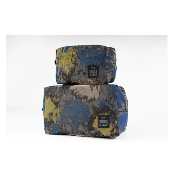 AMAZON BLUE POUCH