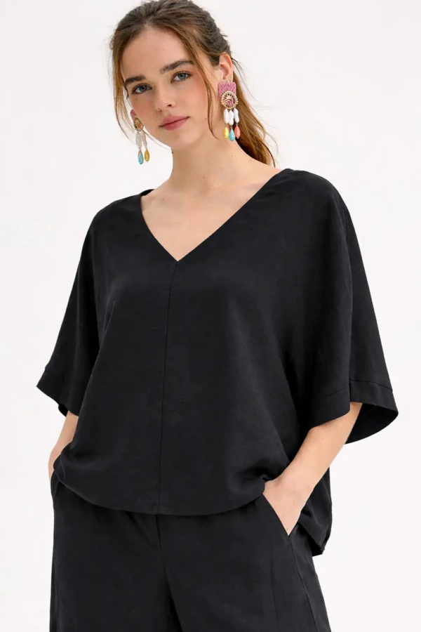 Μπλούζα σε loose γραμμή