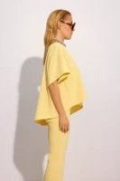 Κρέπ Oversized Μπλούζα με Ανοιχτή Λαιμόκοψη