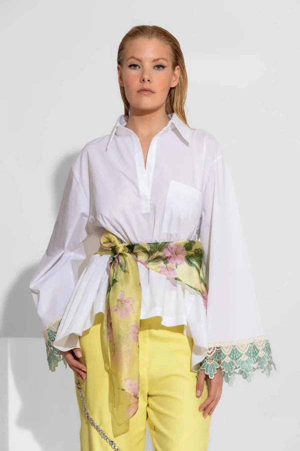 Πουκάμισο με δαντέλα στα μανίκια