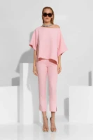 Κρέπ Oversized Μπλούζα με Ανοιχτή Λαιμόκοψη