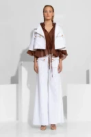 Oversized κοντό τζιν μπουφάν σε λευκό