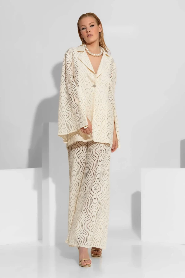 Oversized σακάκι σε πλεκτή δαντέλα