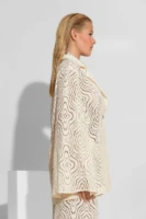 Oversized σακάκι σε πλεκτή δαντέλα