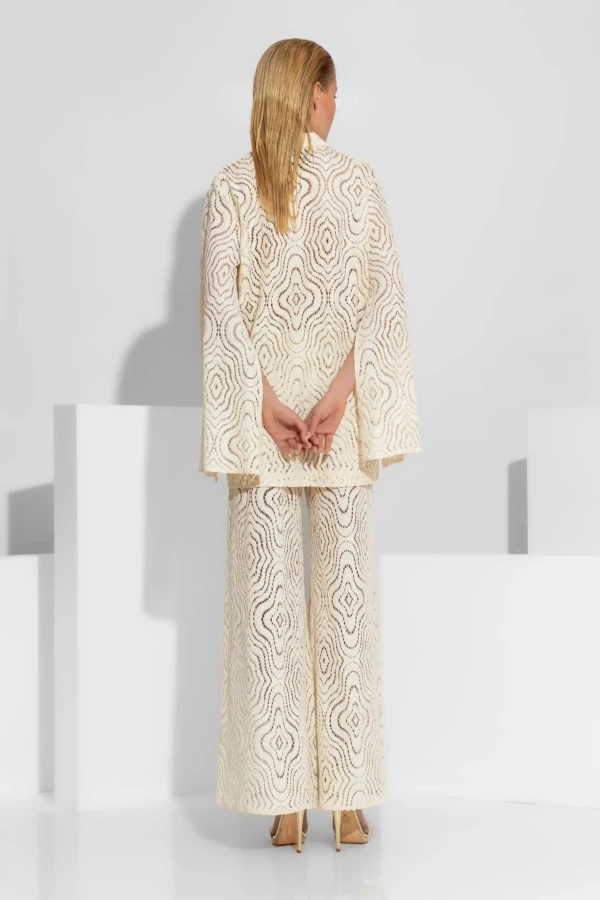 Oversized σακάκι σε πλεκτή δαντέλα