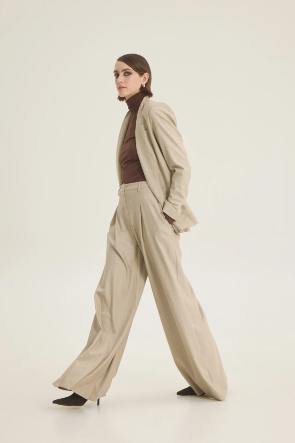 Wide leg trousers